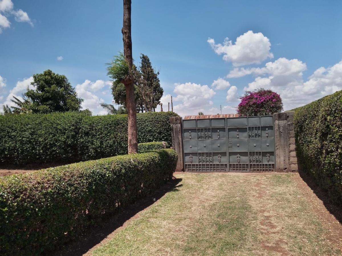 Greenfield Homestay -Full Board Oloitokitok Esterno foto